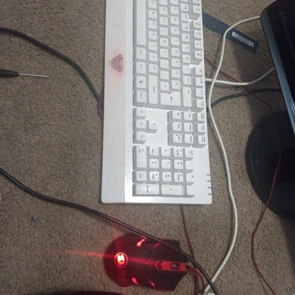Computer Monitor, Gaming Keyboard and Mouse - Picture 3 of 3